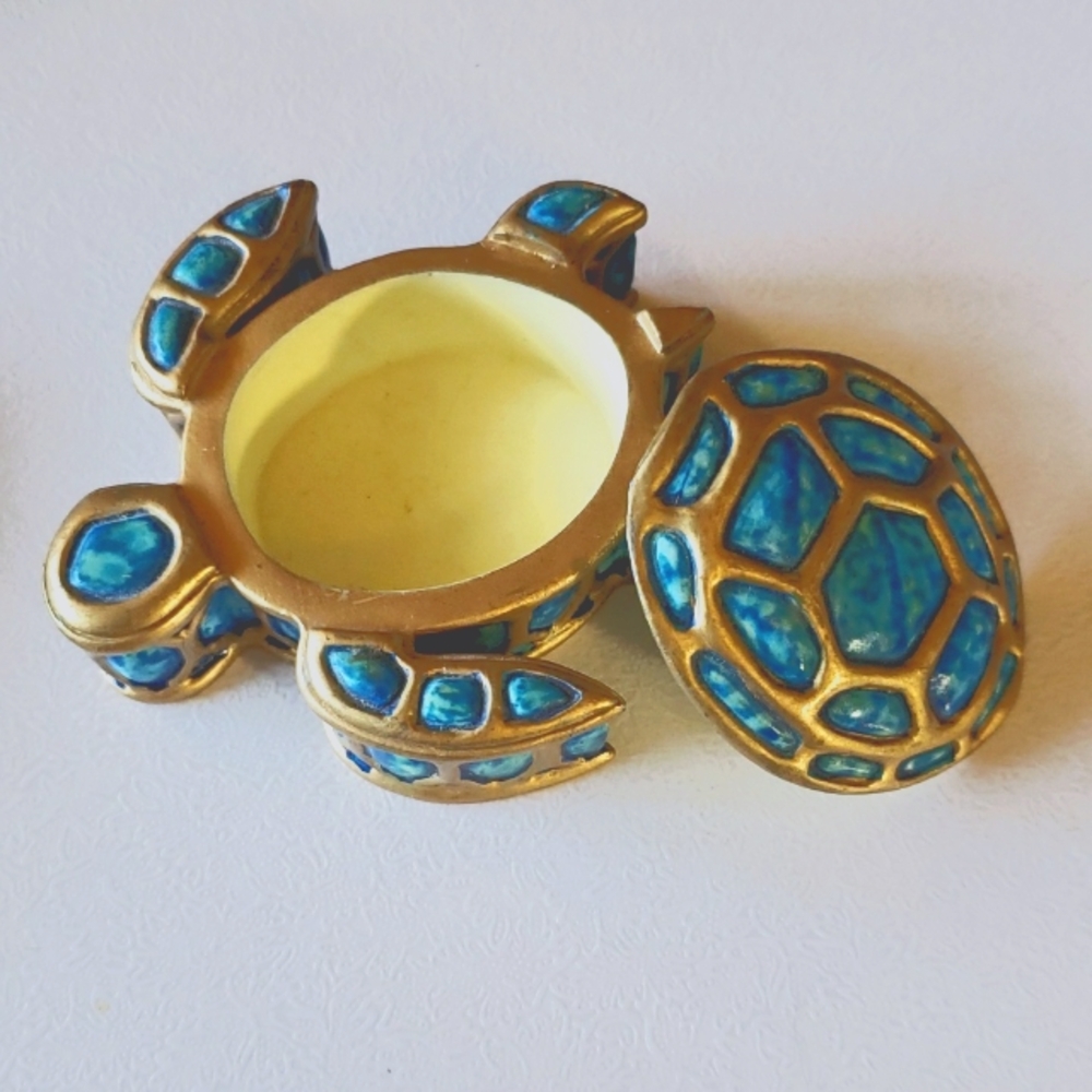 Sea Turtle Ceramic Trinket Box, Hand Painted - Picture 2 of 7